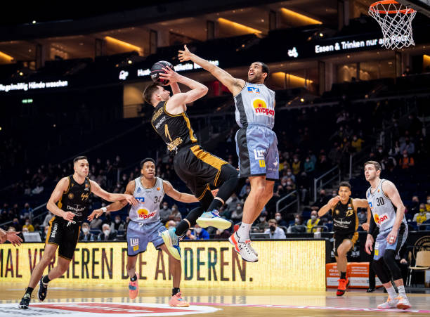 更令人费解 更令人费解