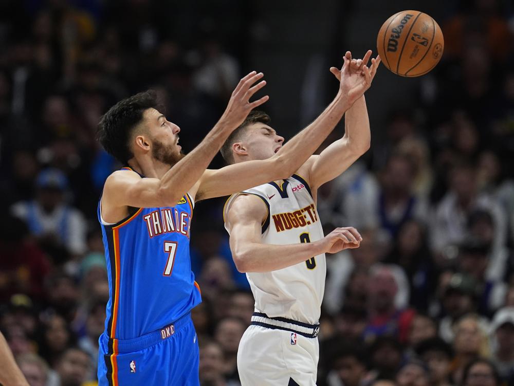 王俊杰观察｜除了球迷充满期待男篮4号位 CBA俱乐部高层也为之疯狂