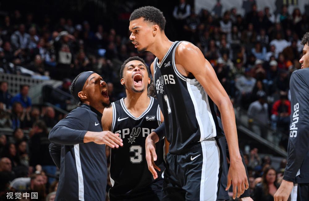 王俊杰观察｜除了球迷充满期待男篮4号位 CBA俱乐部高层也为之疯狂