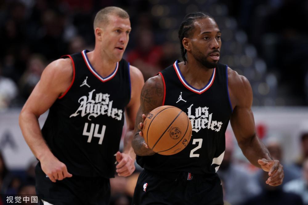 在她场上的 在她场上的